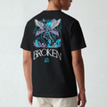 完全に破れたTシャツ