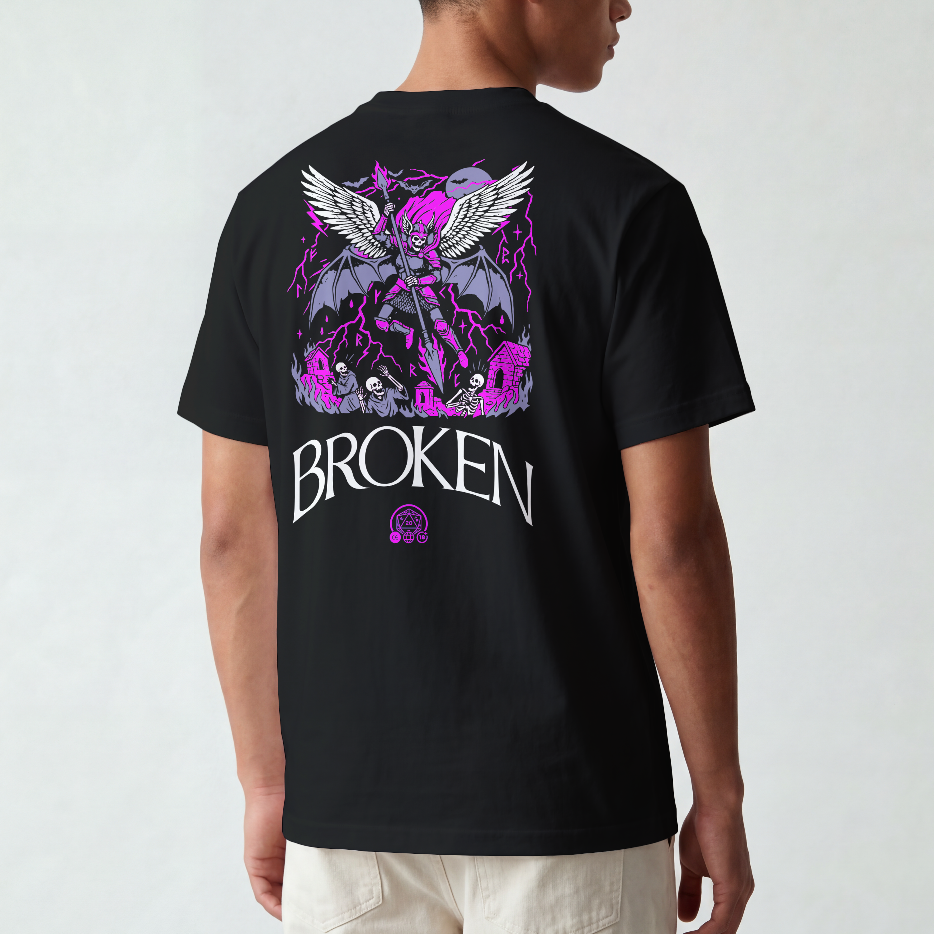 完全に破れたTシャツ