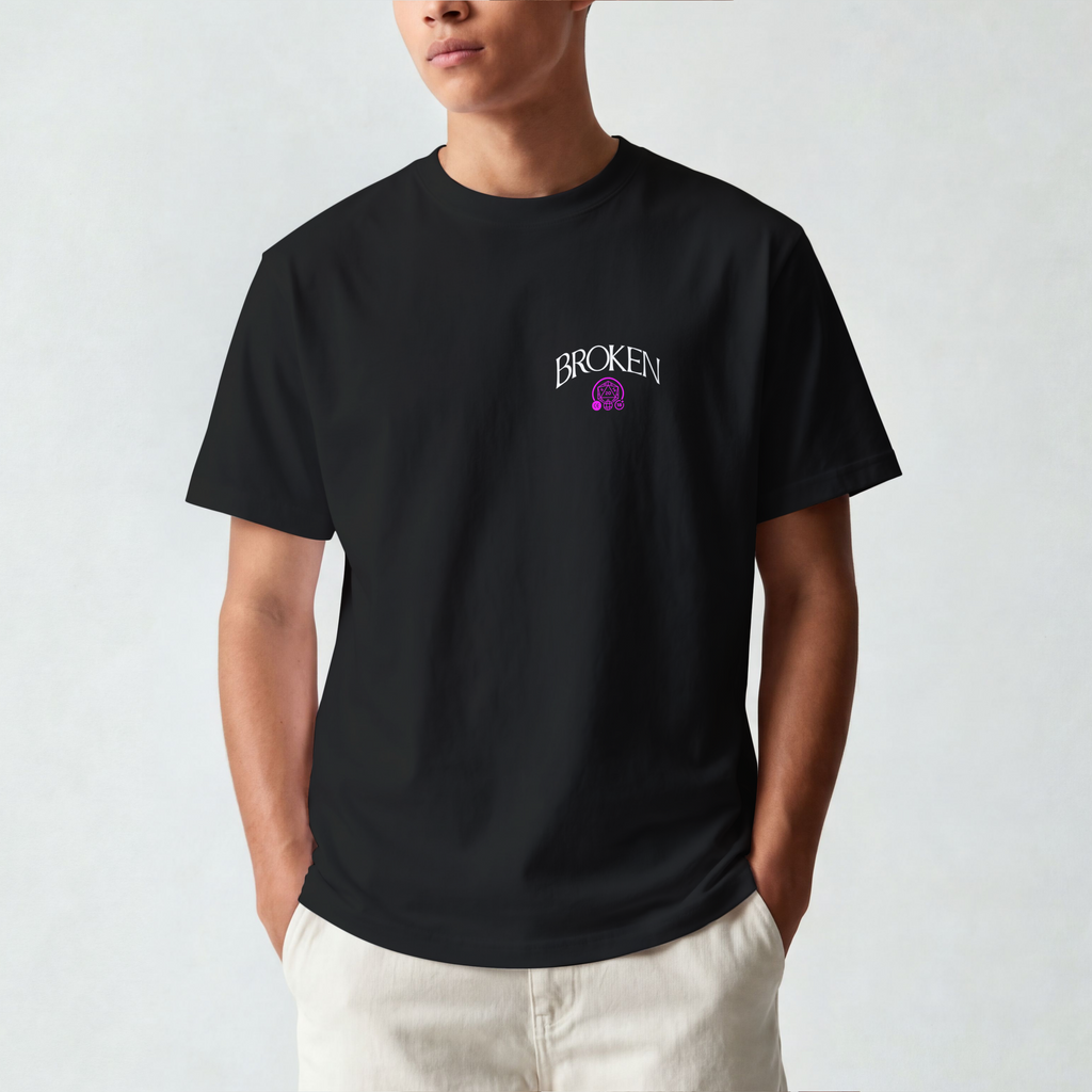 完全に破れたTシャツ